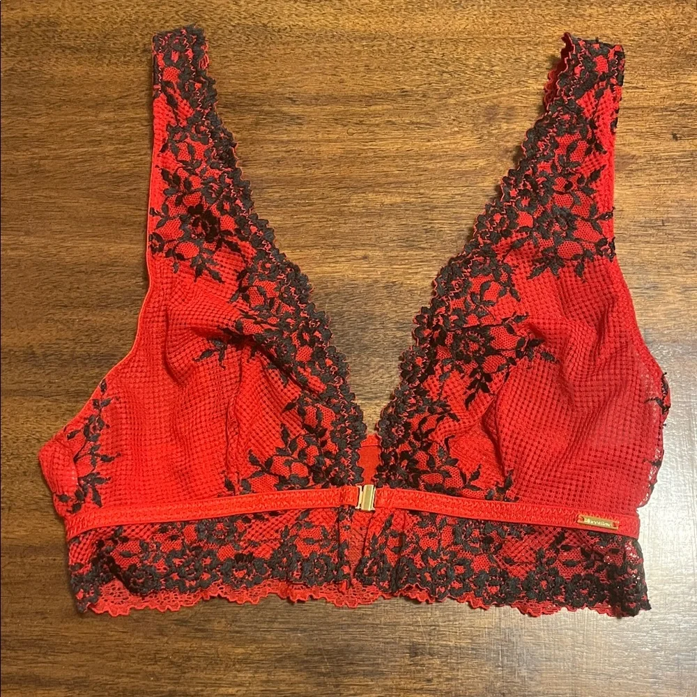 La Vie En Rose Semi-Sheer Red and Black Lace Bralette - Picture 1 of 10